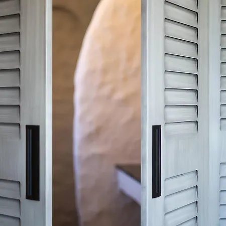 Naya Port לינה וארוחת בוקר *