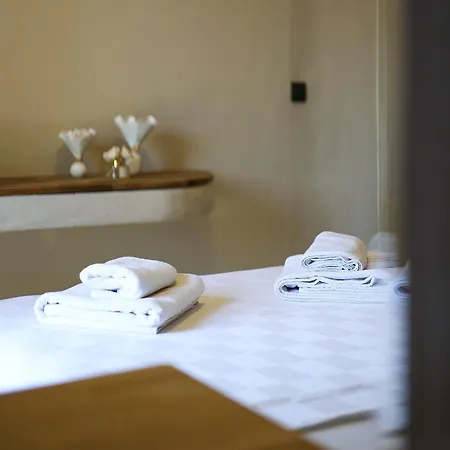 Naya Port לינה וארוחת בוקר