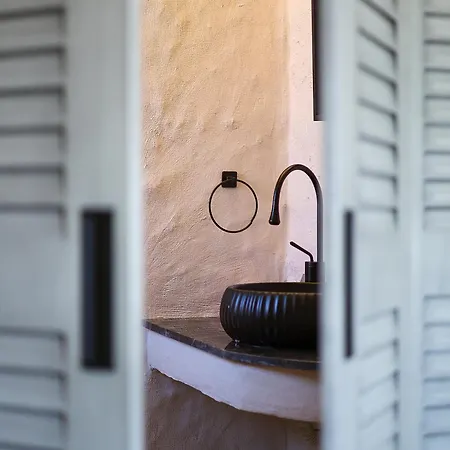 לינה וארוחת בוקר Naya Port אלאקאטי