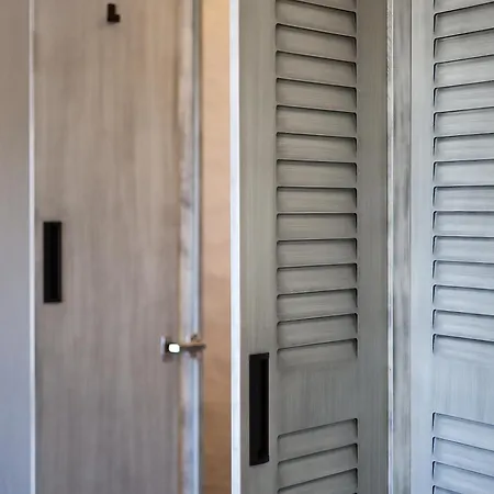 לינה וארוחת בוקר Naya Port *