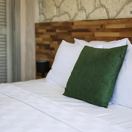 לינה וארוחת בוקר Naya Port *