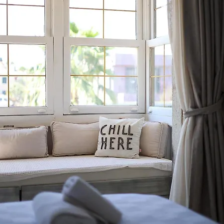 לינה וארוחת בוקר Naya Port