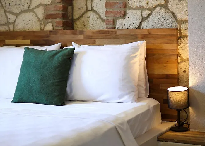 Bed & Breakfast Naya Port *
