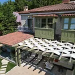 Naya Port Bed & Breakfast