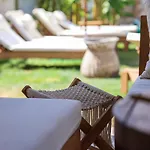 Bed & Breakfast Naya Port *