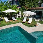 Bed & Breakfast Naya Port *
