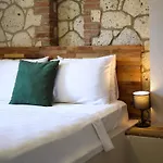 Bed & Breakfast Naya Port