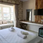 Bed & Breakfast Naya Port