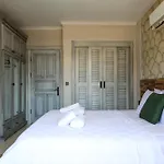 Bed & Breakfast Naya Port *