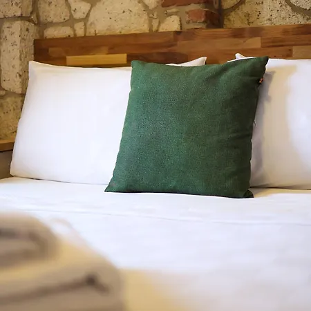 Naya Port 알라카티