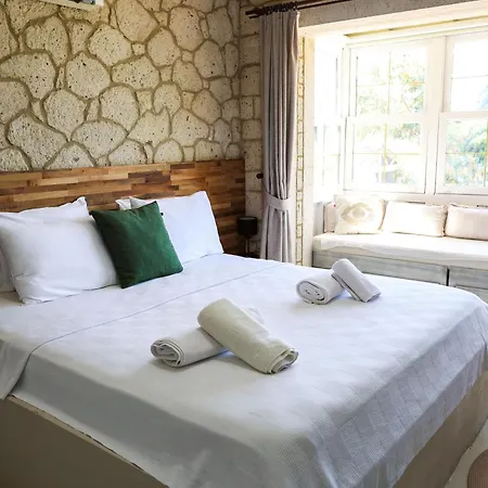 Naya Port B&B 알라카티