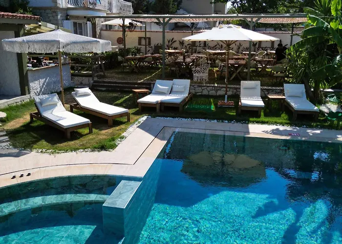 Naya Port Alojamento de Acomodação e Pequeno-almoço Alacati