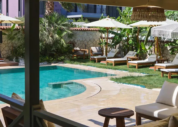 Naya Port Alojamento de Acomodação e Pequeno-almoço Alacati