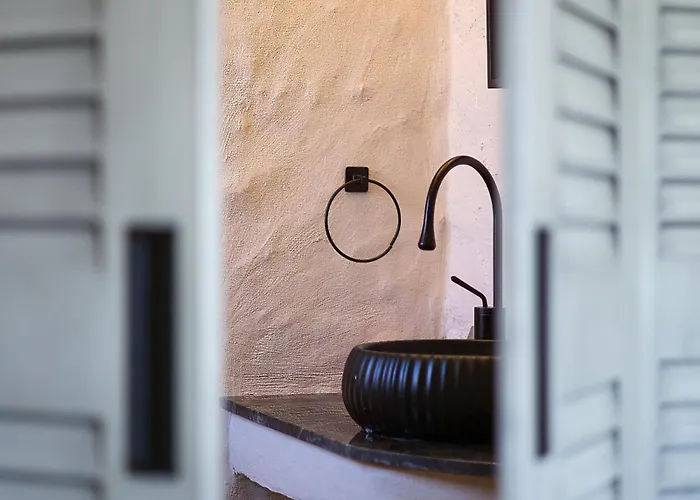 Alojamento de Acomodação e Pequeno-almoço Naya Port Alacati